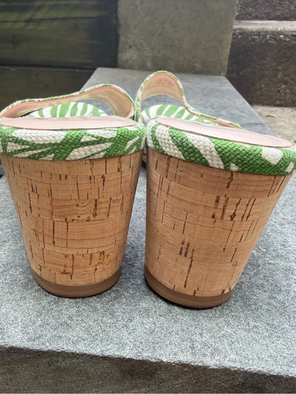 Gorgeous EUC Kate Spade Cabana Linen Palm Frond Print wedges
